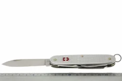 Victorinox Pioneer Alox Silver 0.8201.26 Navaja Suiza -Cuchillería Aventura 5V0 8201 26 07 victorinox pioneer alox silver 5v0 8201 26 d7