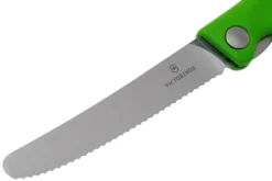 Victorinox SwissClassic 6.7836.F4B Cuchillo Plegable Dentado Para Verduras, Verde 9 Victorinox SwissClassic 6.7836.F4B Cuchillo Plegable Dentado Para Verduras, Verde -Cuchillería Aventura VT6 7836 F4B 03 victorinox scaled